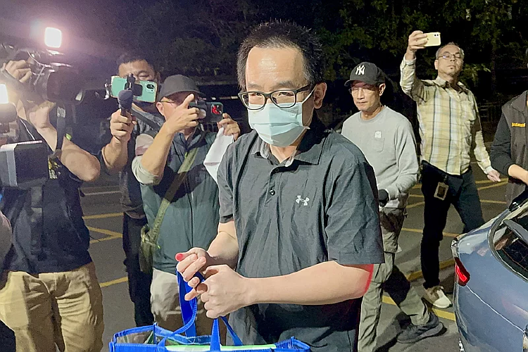 陳水扁之子獲假釋出獄，深夜發(fā)文嘆&ldquo;如一場夢&rdquo;，島內(nèi)網(wǎng)友嘲諷