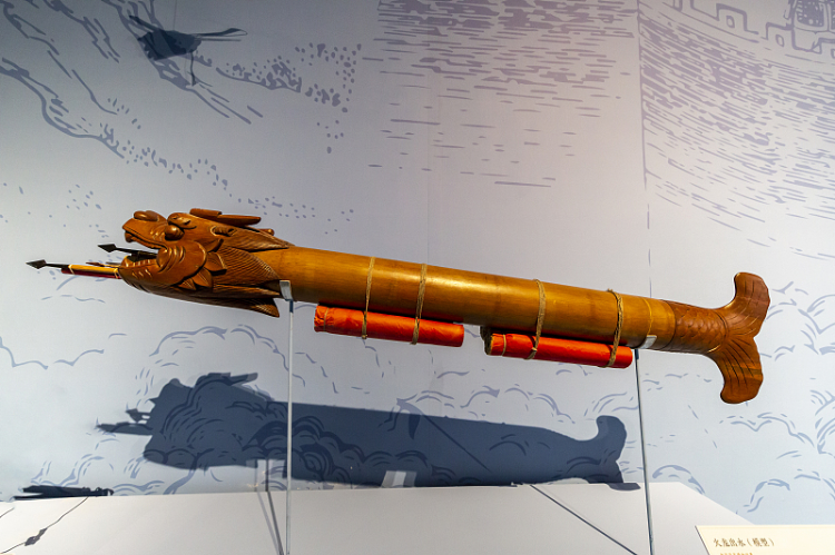 文史丨青龍戟、龍鱗刀、火龍槍&hellip;&hellip;這些與龍有關的中國古代兵器，你知道幾件？