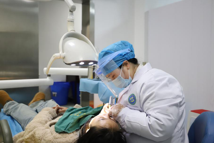 彭水苗族土家族自治縣中醫院：春節我在崗 守護您健康