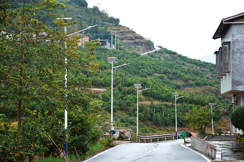 開州：路燈照亮小山村 山鄉夜景美如畫